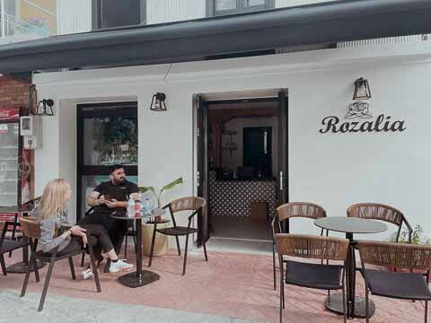 Rozalia coffee & brunch, enjoy waffles, pancakes, fine ice cream or other fine sweets all day.
